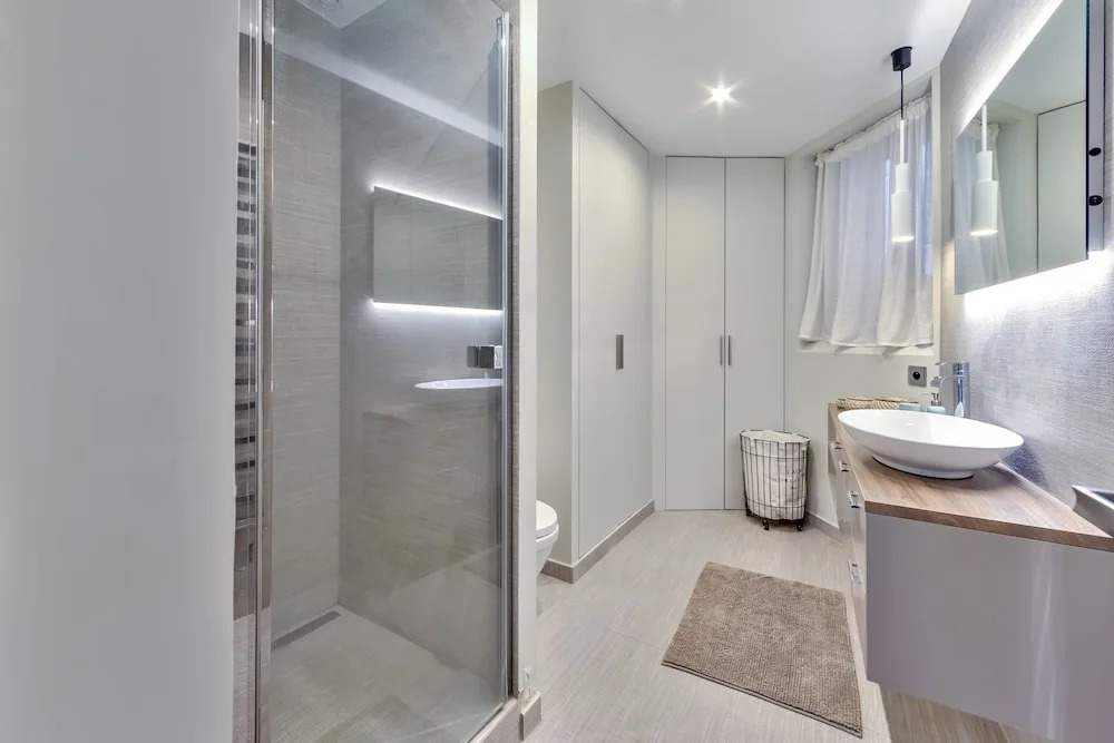 Splendid 3 bdrs Flat in a Prime Location of Paris
