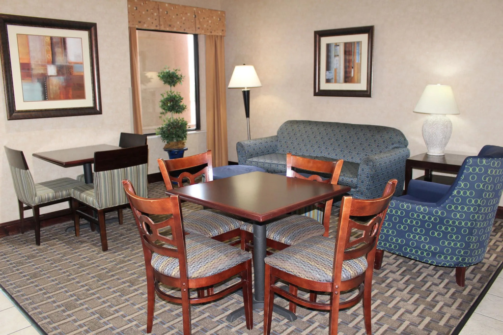 Holiday Inn Express Kansas City Liberty Missouri by IHG