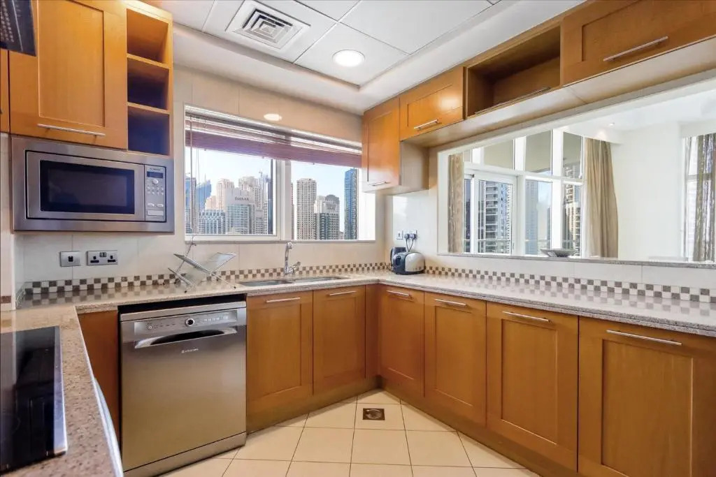 Dubai Marina 3 Bedroom Suite with Full Marina View