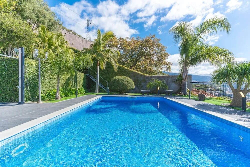 Palm Paradise Villa by AH