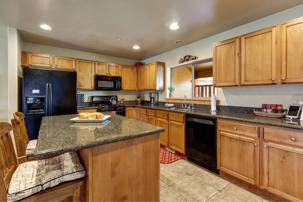 4BR/3.5BA Remarkable Bear Hollow Townhome by RedAwning