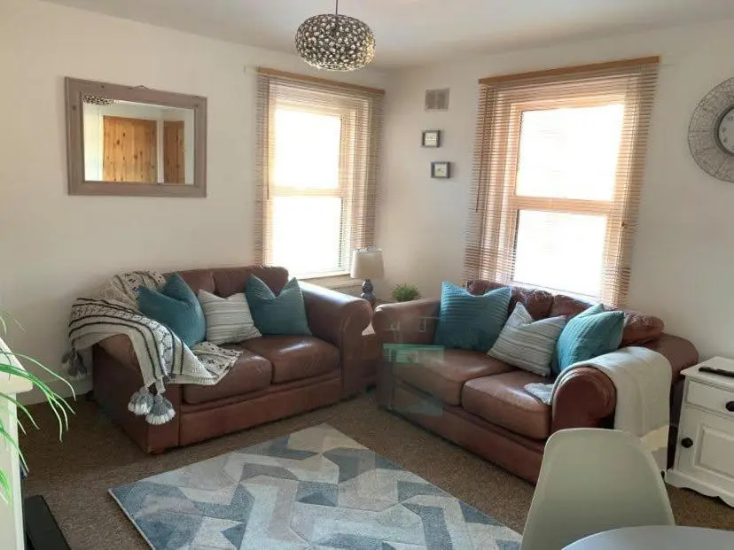 private Parking for 4 Contractors - Sussex Short Lets