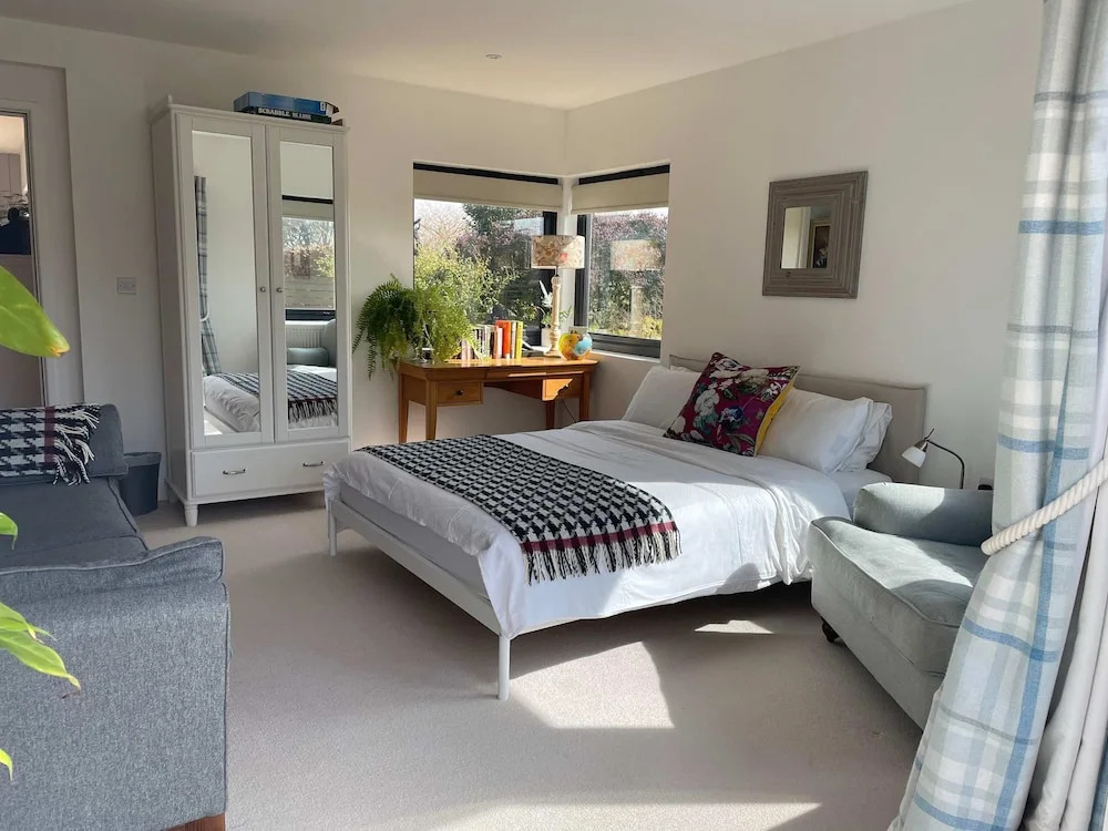 Bespoke Retreat for 4 in West Wittering