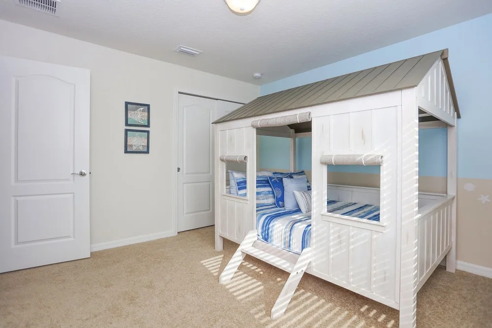 Conveniently Located Near Disney - Family Friendly