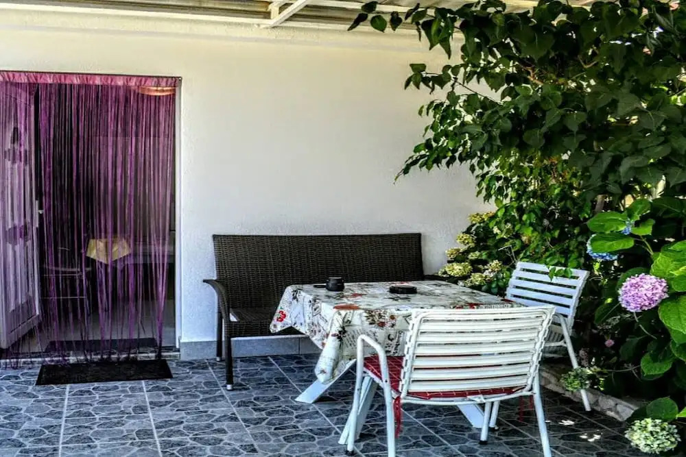 Slamo Apartments