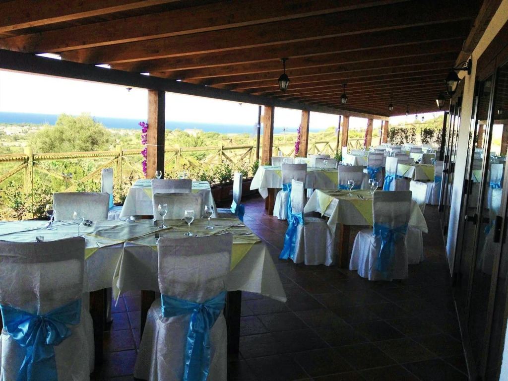 Hotel Pedra Ruja