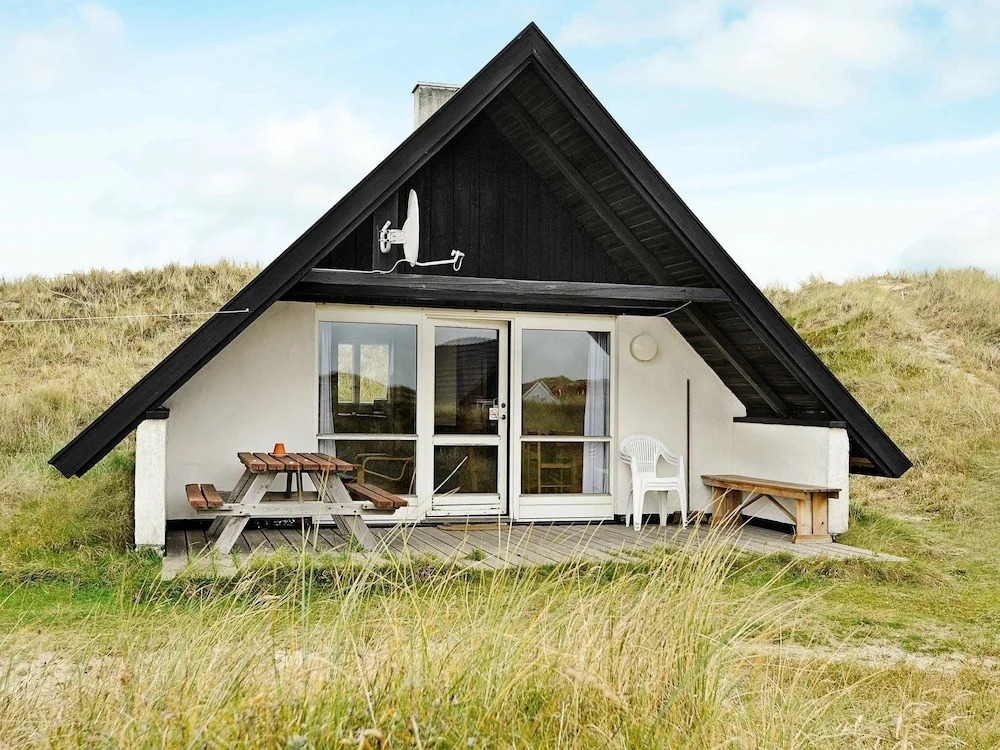 Serene Holiday Home in Ringkøbing Near the Sea