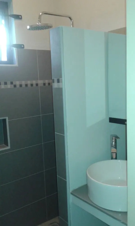 Sunny Private First Floor 1-br Beach Apartment With Spacious Balcony, Pool, Wifi