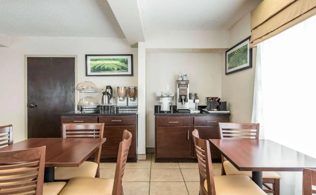 Quality Inn Kansas City International Airport