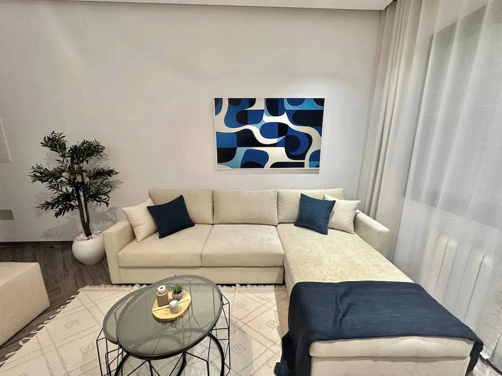 Topaz - Bright Apartment Lake 2
