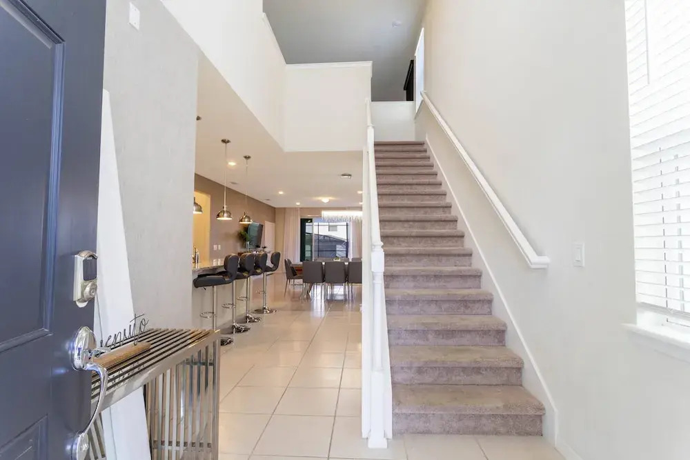 Beautiful 6 Bedroom Home w/ Private Pool and Spa at Windsor Island