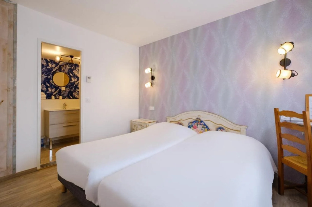 Castor Hotel