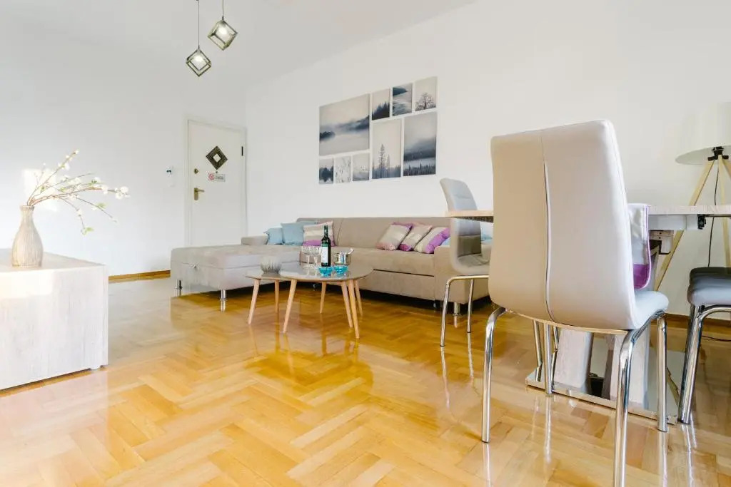 Bright 2 bedrooms apt. in the heart of Athens w stunning views to Acropolis