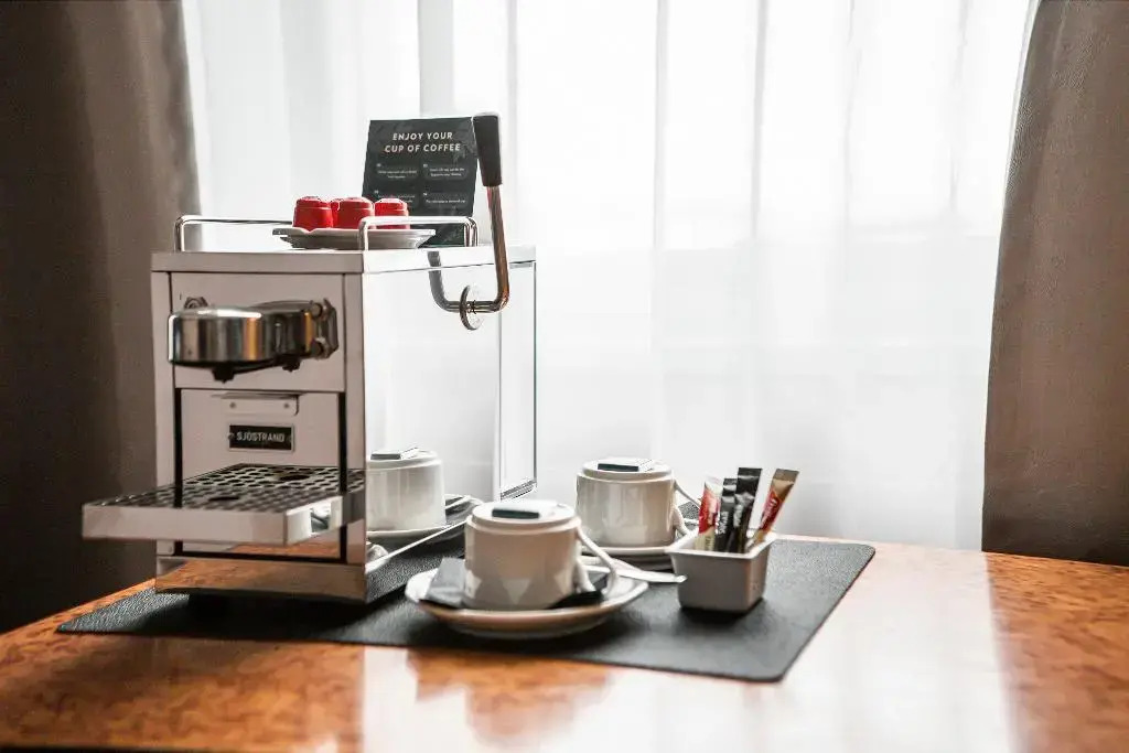 Отель Holt - The Art Hotel