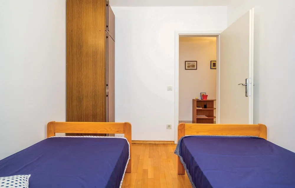 3 Bedroom Nice Home In Crikvenica