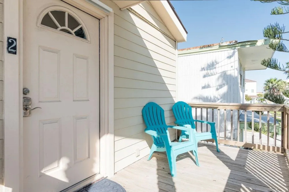 112 E Amberjack Duplex #1-2 - 6 Br apts by RedAwning
