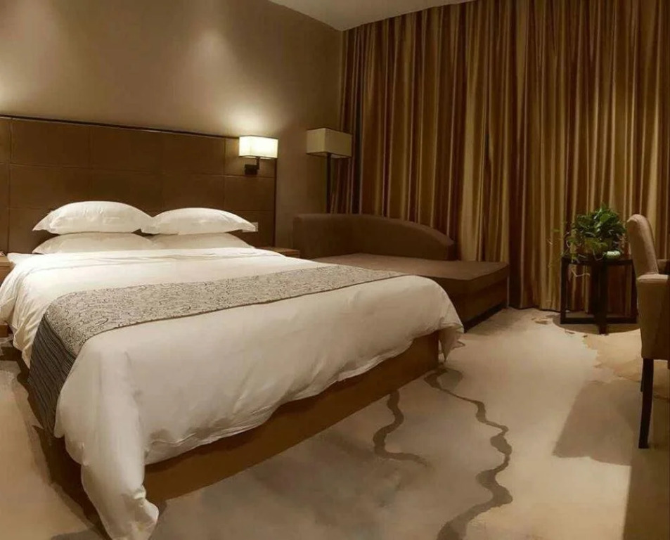 Fourseas Holiday Hotel