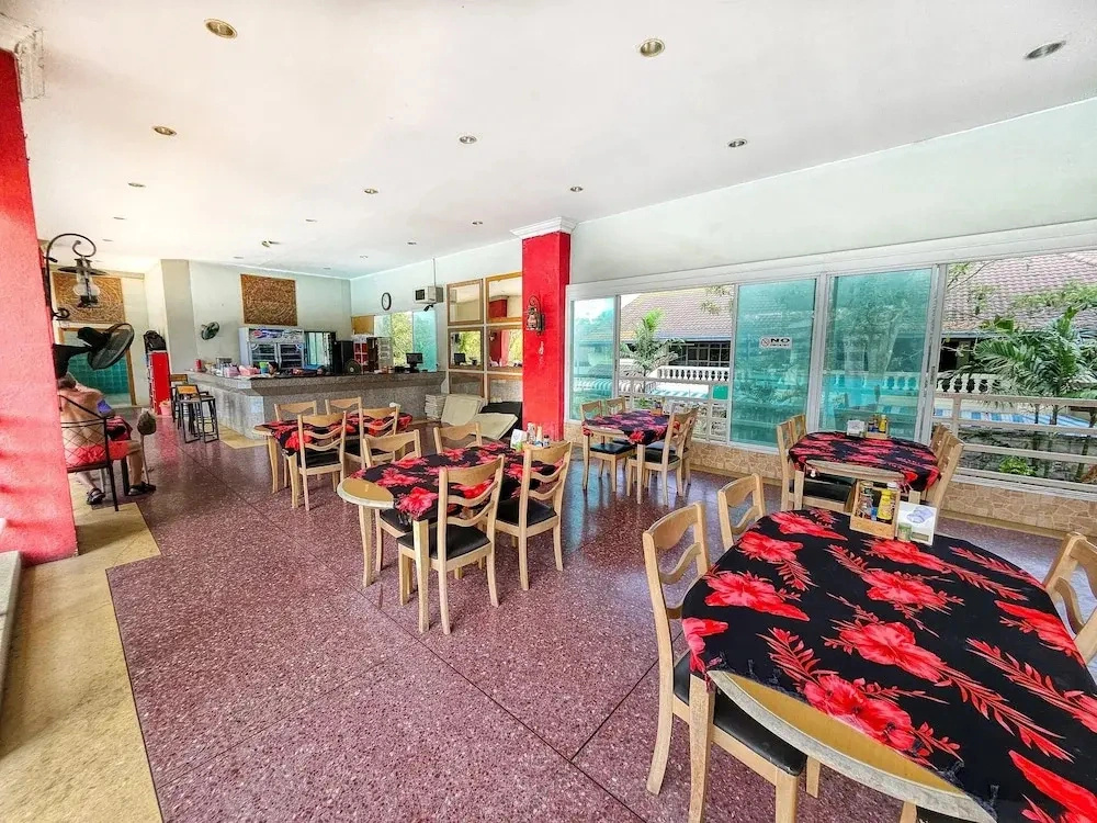 View Talay 5 - Beachfront Ocean View - High Floor & Huge Pool