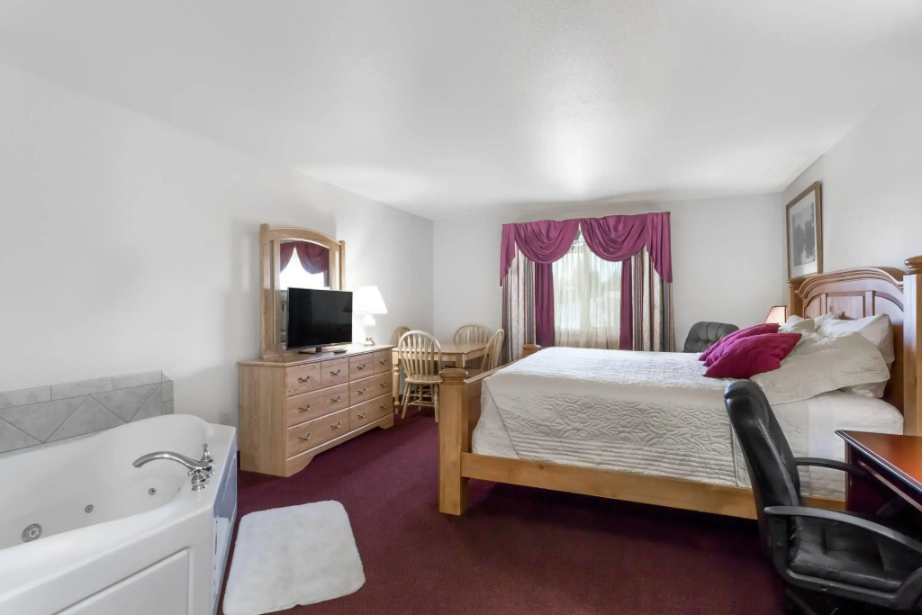 Super 8 by Wyndham Rexburg