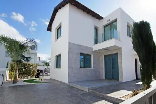 Holiday home 4 bedrooms 3 bathrooms - Paralimni