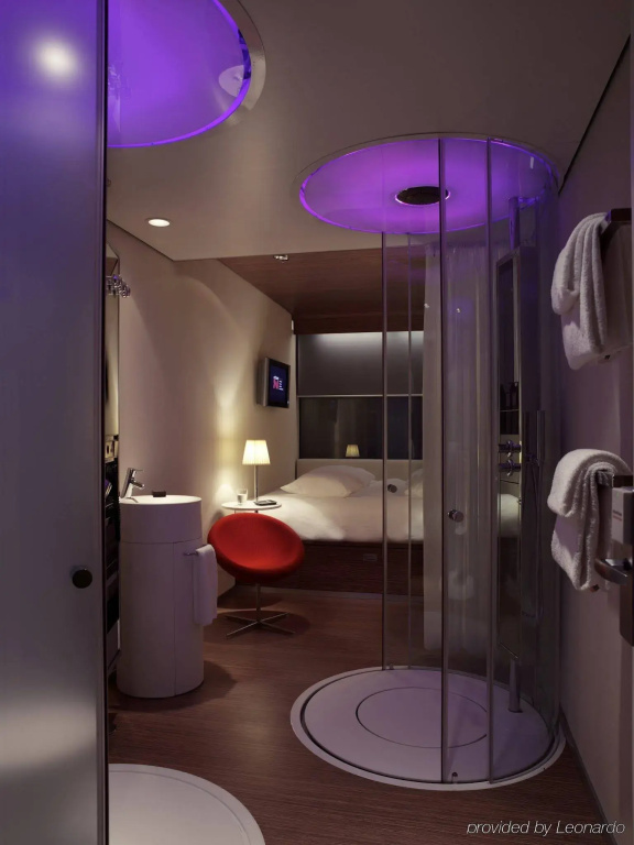 citizenM Schiphol Airport