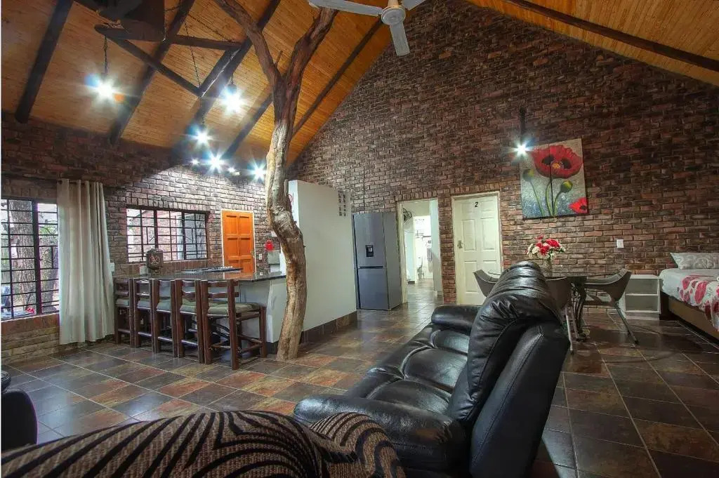 Kruger Wild Dog Inn House 1
