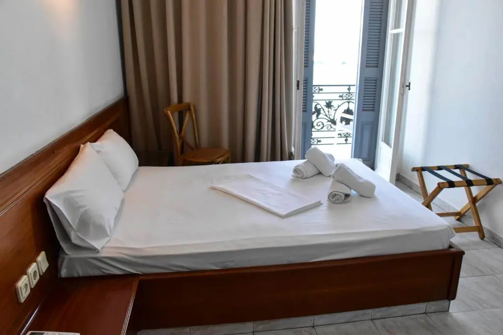 Leonidas Hotel