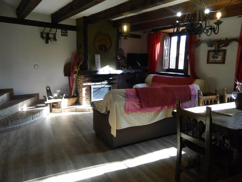 La Casa De La Tila
