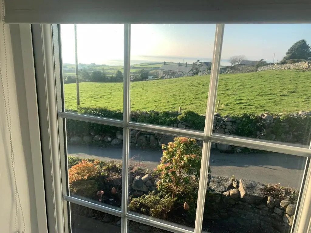 Sea view cottage walk to beach dog friendly