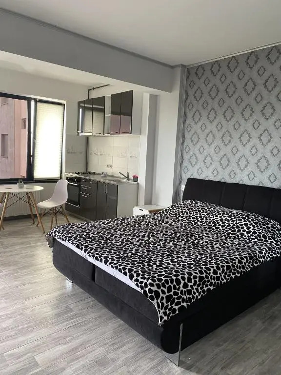 MAMAIA STUDIO by the lake