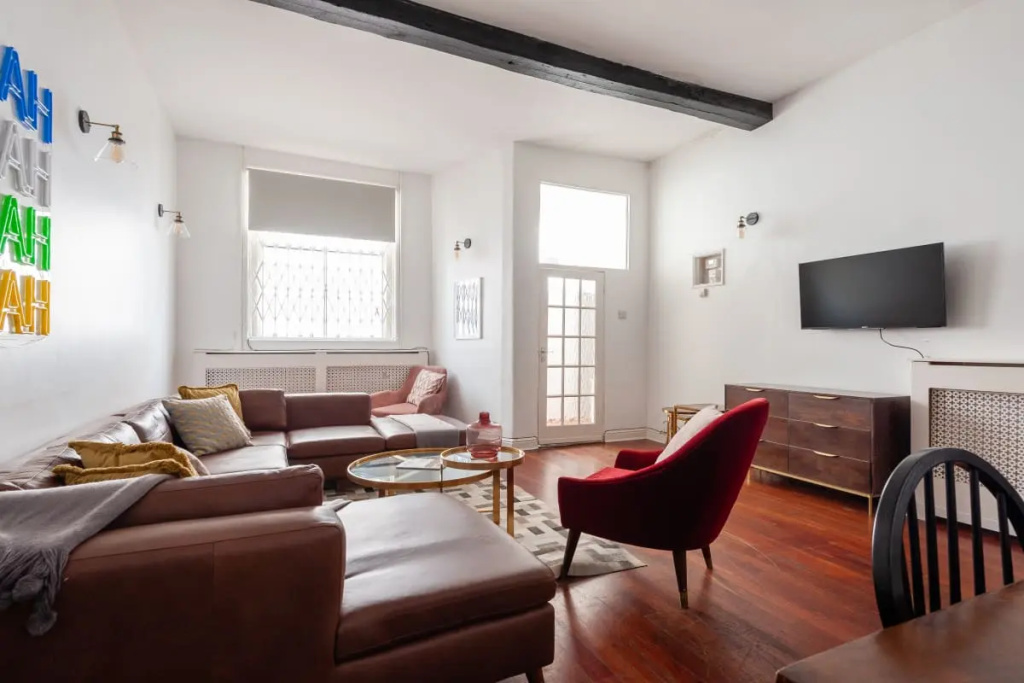 The South Kensington Mews - Lovely & Bright 5BDR Kensington Mews
