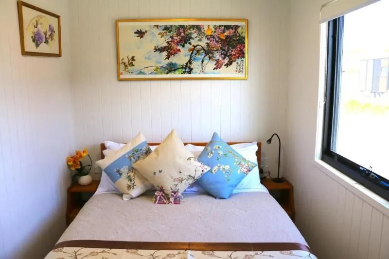 Pink Lake Tiny House - Peony