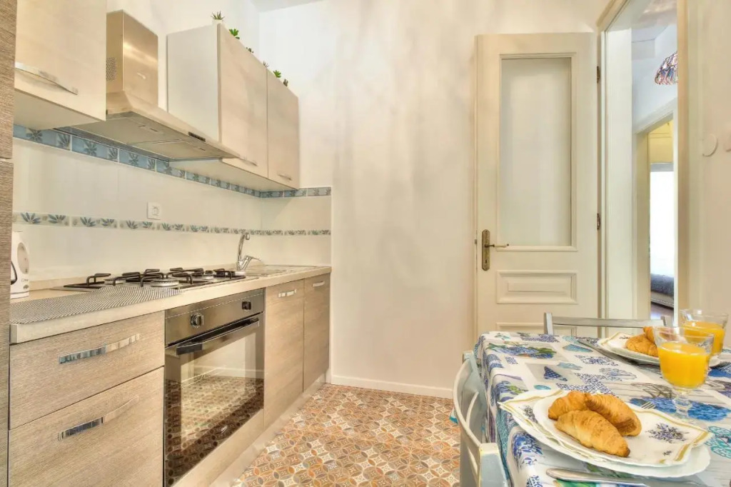 Sea View Boutique Apartman Villa Mediteran near Beach & Old Town