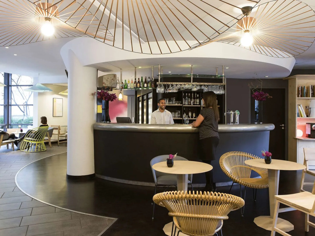 B&B HOME Rueil-Malmaison Gare