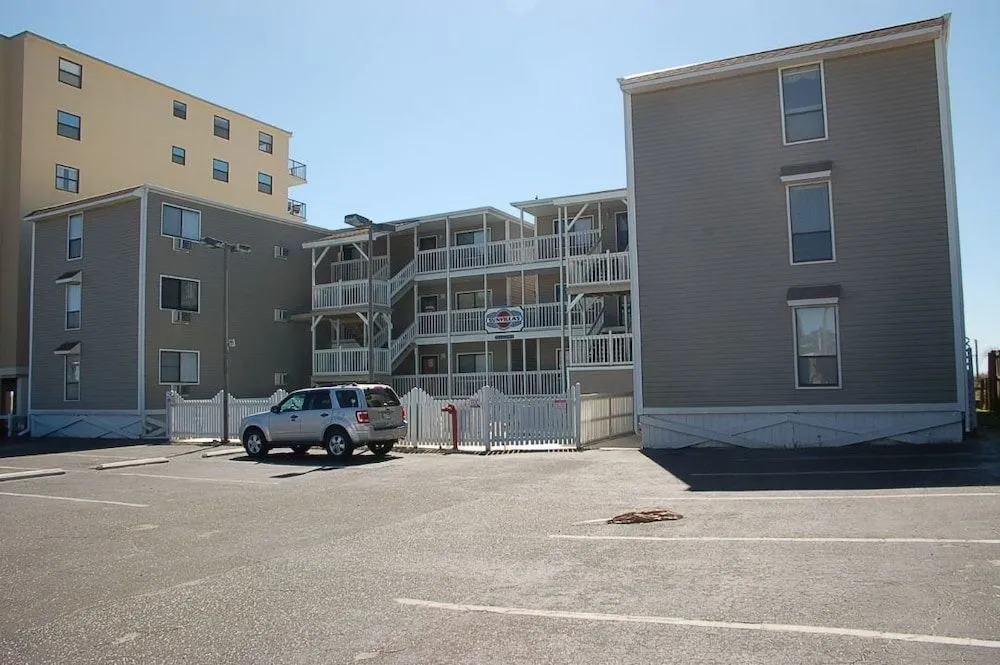 1036-3-C Sunvillas - 2 Br Condo