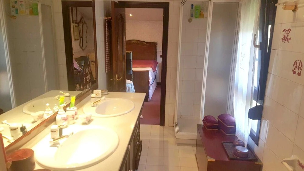House With 3 Bedrooms in Gijón, With Pool Access, Enclosed Garden and