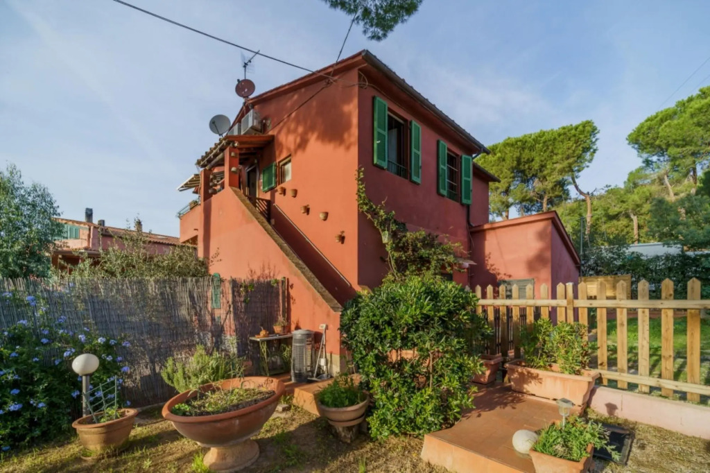 Casetta Rossa 500 meters from the beach of Lido di Capoliveri surrounded by greenery-LA CASETTA ROSSA