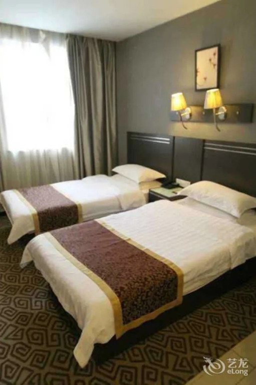 Huayi Business Hotel