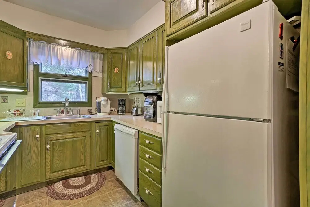 Blakeslee Hideaway w/ Lake Access: 3 Mi to Ski!