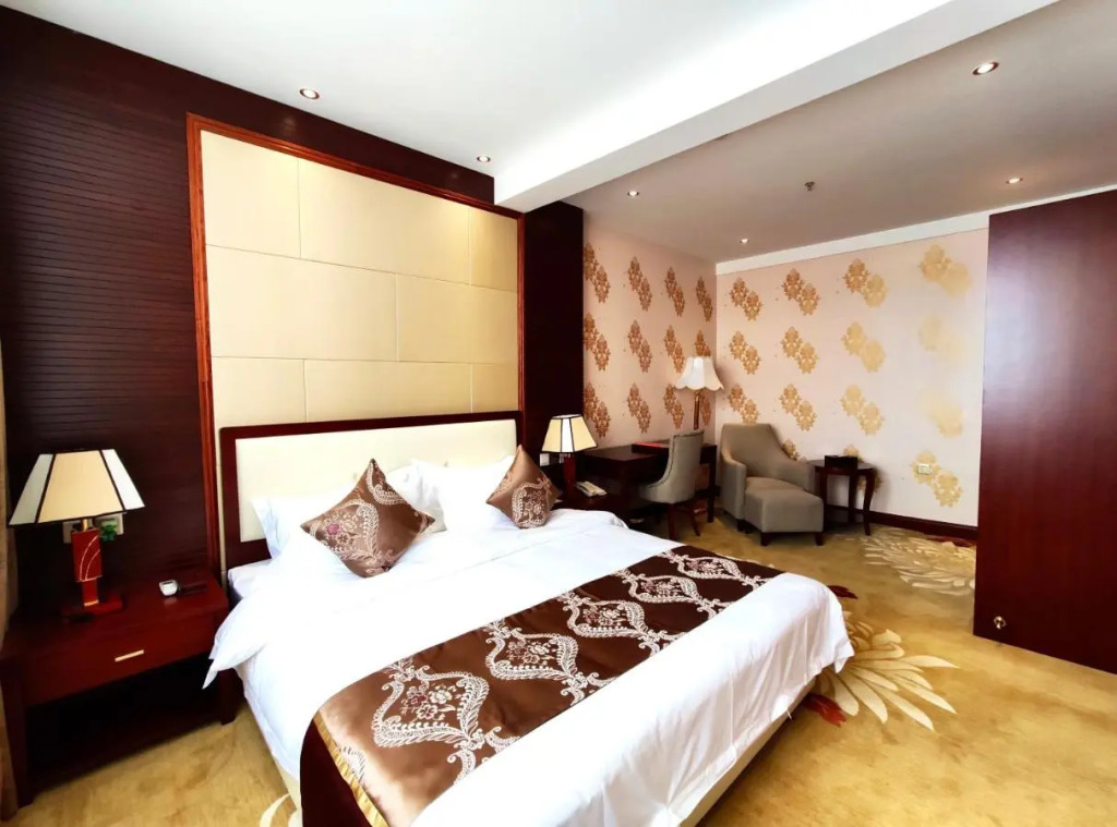 Golden Peacock Hotel Blantyre