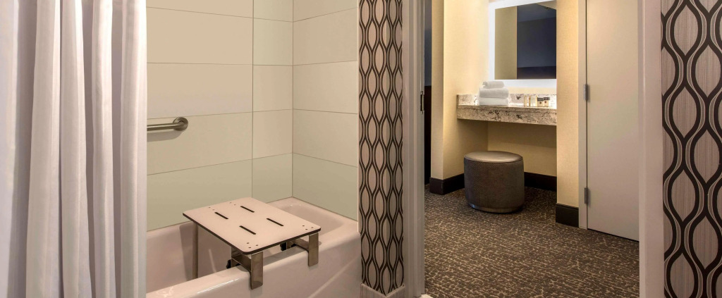 DoubleTree by Hilton Chicago Schaumburg