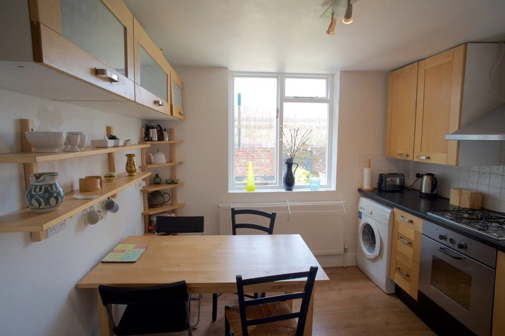 Victorian Flat In Homerton