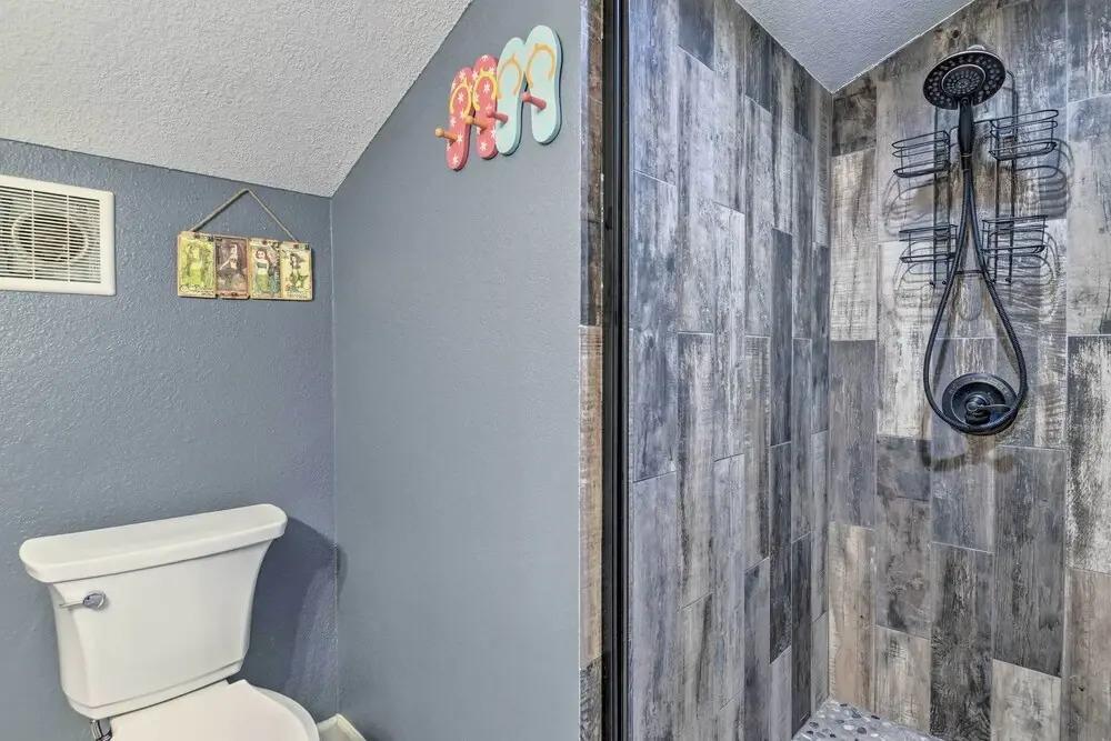 Beachy Rockport Condo w/ Pool & Fishing Pier!