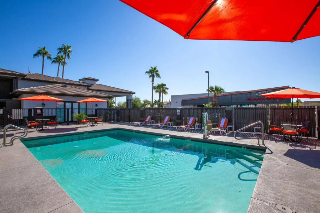The Hotel Serene Glendale Peoria, Surestay Collection by Best Western