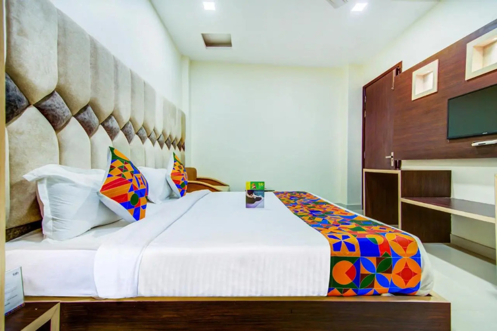 FabHotel Nayyar Inn II