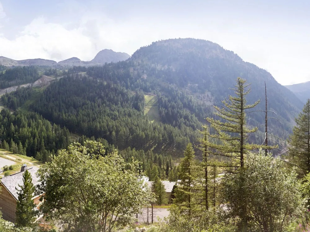 Chalet in Isola Near Ski Slopes