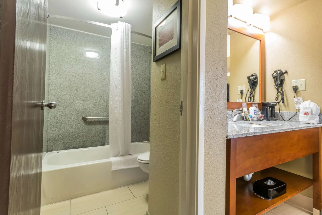 Comfort Inn & Suites Lexington - Hamburg I-75