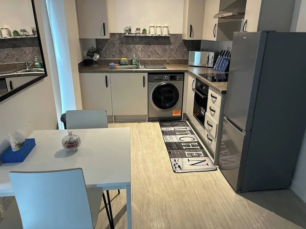 Pristine & Cozy 3 bed 2 Bath Apartment in a Great Location