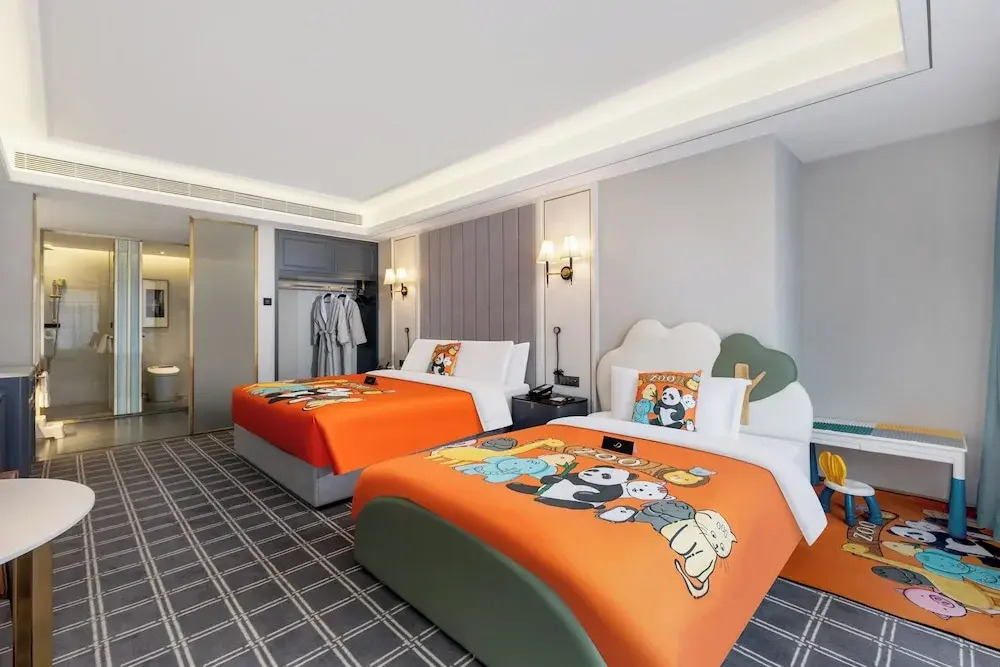 XANA Deluxe International Hotel Dongshankou Metro Station Branch
