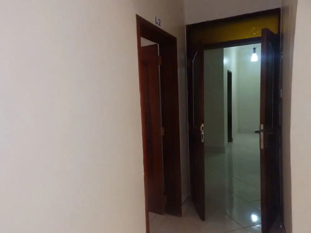 Emra Hotel